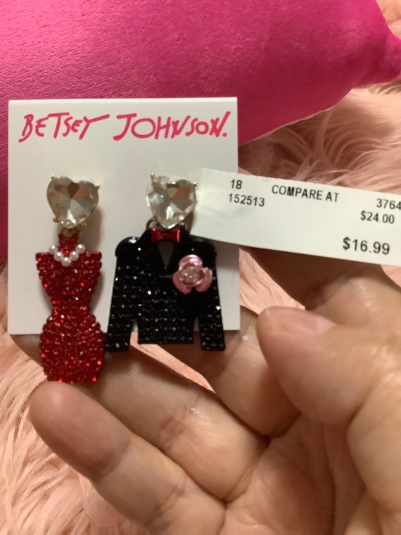new with tag Betsey Johnson earrings
