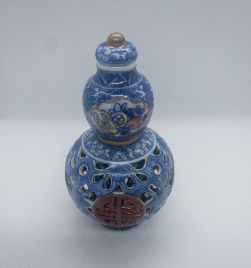 ANTIQUE CHINESE SNIFF Bottle, Handcarved Resin Marked on the Base, Bottle  Featuring Landscape Flower Petal Top China 20th Century 