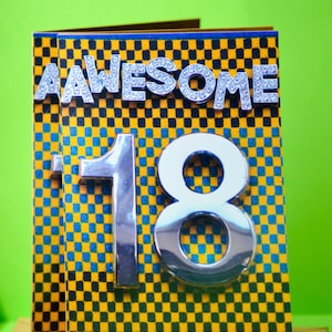 O incrível cartão de aniversário de 18 anos