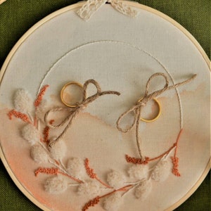 Wedding ring door pampas