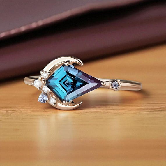 Kite Cut Alexandrite Engagement Ring: Rose Gold Moon Star Cluster Wedding Ring Art Deco Gemstone Ring Women Promise Ring Anniversary Gift