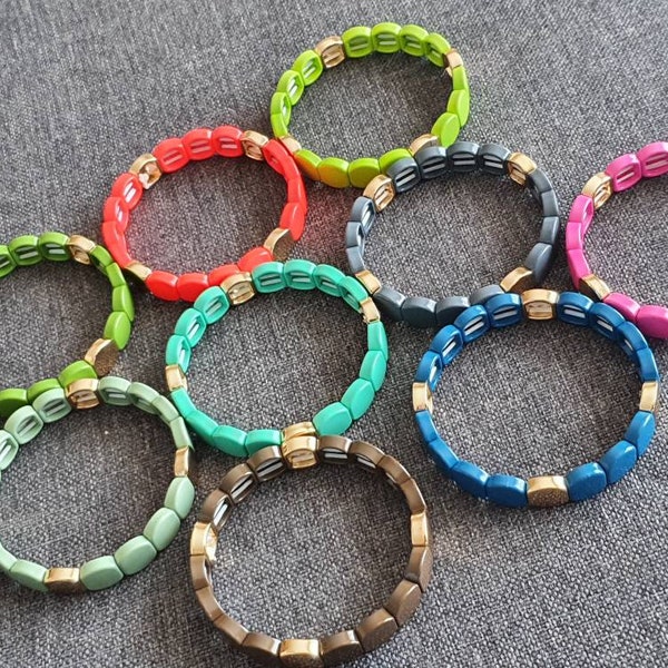 Bracelet en émail coloré