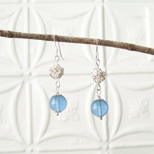 dangle earrings with blue and chaotic beads