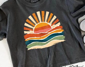 Retro Sunset Comfort Colors crop-T-shirt