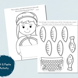 Pu&ograve; includere: Un foglio di attivit&agrave; stampabile in bianco e nero per bambini che rappresenta una scena della storia biblica della moltiplicazione dei pani e dei pesci. Il foglio include un'immagine di Ges&ugrave;, un cesto, pani e pesci. Il testo sul foglio dice "C'&egrave; qui un ragazzo che ha cinque pani d'orzo e due pesci piccoli: ma che cosa sono questi per tanta gente?" Giovanni 6:9