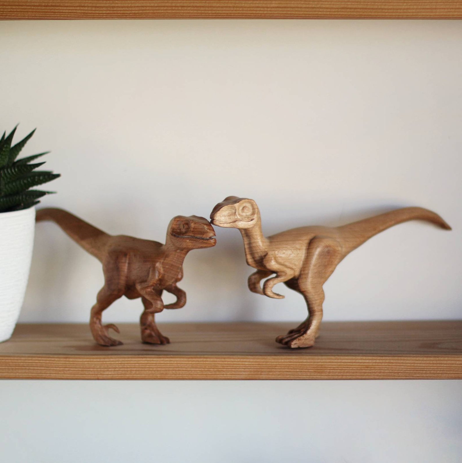 deinonychus velociraptor
