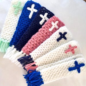 Yarn cross bookmark, crocheted with cross motif and tassels, spiritual reading accessories, small gift