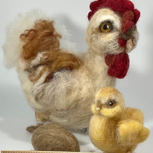 Hen and Chick: Set of two Handcrafted Wool Sculptures image 9