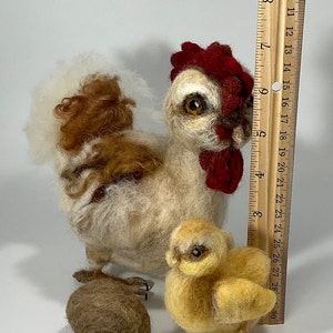 Hen and Chick: Set of two Handcrafted Wool Sculptures image 8