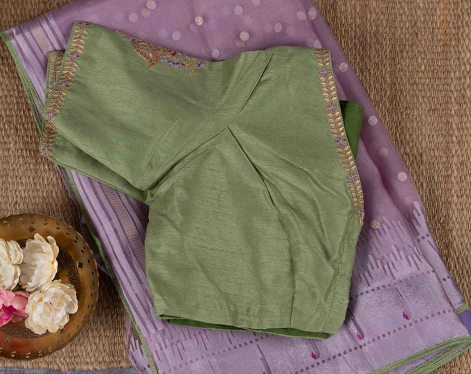 Women's Organza Lavendar Embellished Designer Saree With Blouse Piece
