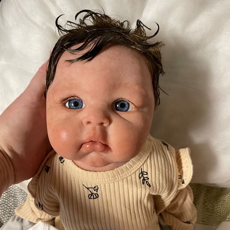 Helkropps silikon knubbig flicka eller pojke. 20 tum 3,8 kg. Levereras med massor av artiklar. Läs alla beskrivningar först: https://babiesbyanabanana.etsy.com bild 2