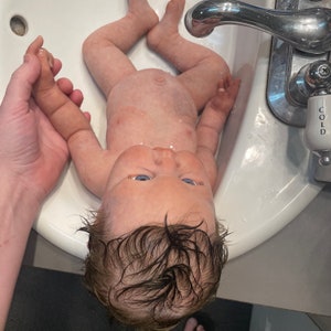 Helkropps silikon knubbig flicka eller pojke. 20 tum 3,8 kg. Levereras med massor av artiklar. Läs alla beskrivningar först: https://babiesbyanabanana.etsy.com bild 9