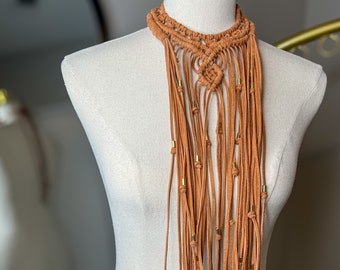 Handgemaakte ketting van gevlochten suède: western boho kraag