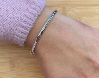 925 Sterling Silver Diamond Cut Flat Stacker Bangle With Engraved
