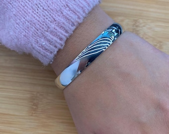 925 Sterling Silver Diamond Cut Flat Stacker Bangle With Engraved 925 Sterling Silver Diamond Cut Flat Stacker Bangle With Engraved