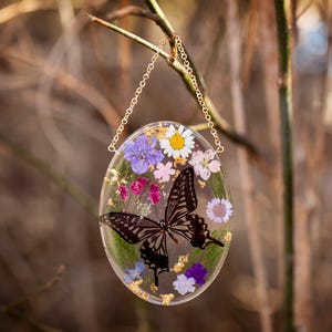 Pressed Flower Frame, Wall Hanging, Dried Flowers, Gifts For Her, Home Decor, Resin, Cottage Core, Mother's Day, Butterfly