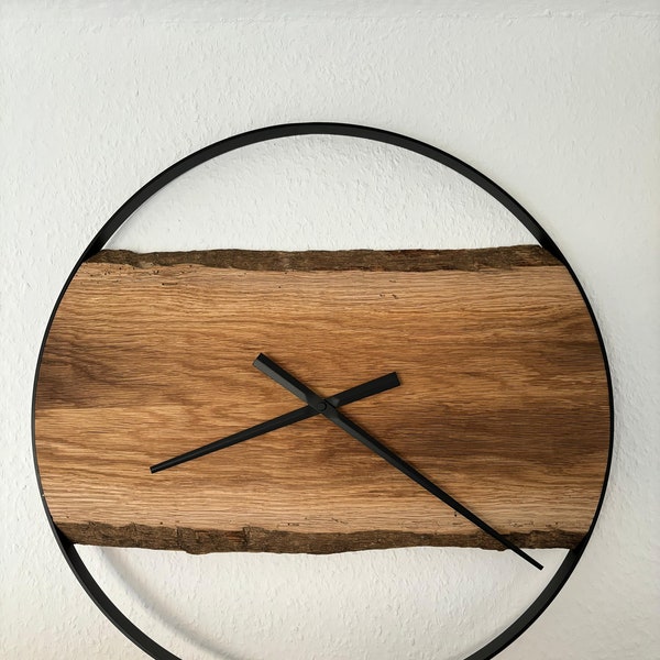 XXL Wanduhr/Holzuhr aus Massivholz, Modern, Waldkante, Unikat