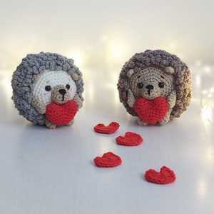 Crochet hedgehog with heart, Amigurumi cute valentine toy, Handmede doll, Animal toy, Valentine's day gift image 1