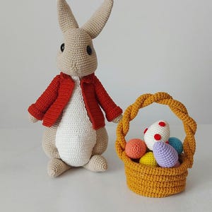 Gehäkelter Osterhase, Amigurumi Osterei-Korb, Handgemachte Stoffpuppe