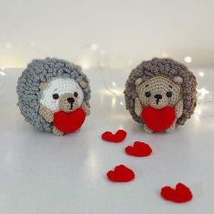 Crochet hedgehog with heart, Amigurumi cute valentine toy, Handmede doll, Animal toy, Valentine's day gift image 2