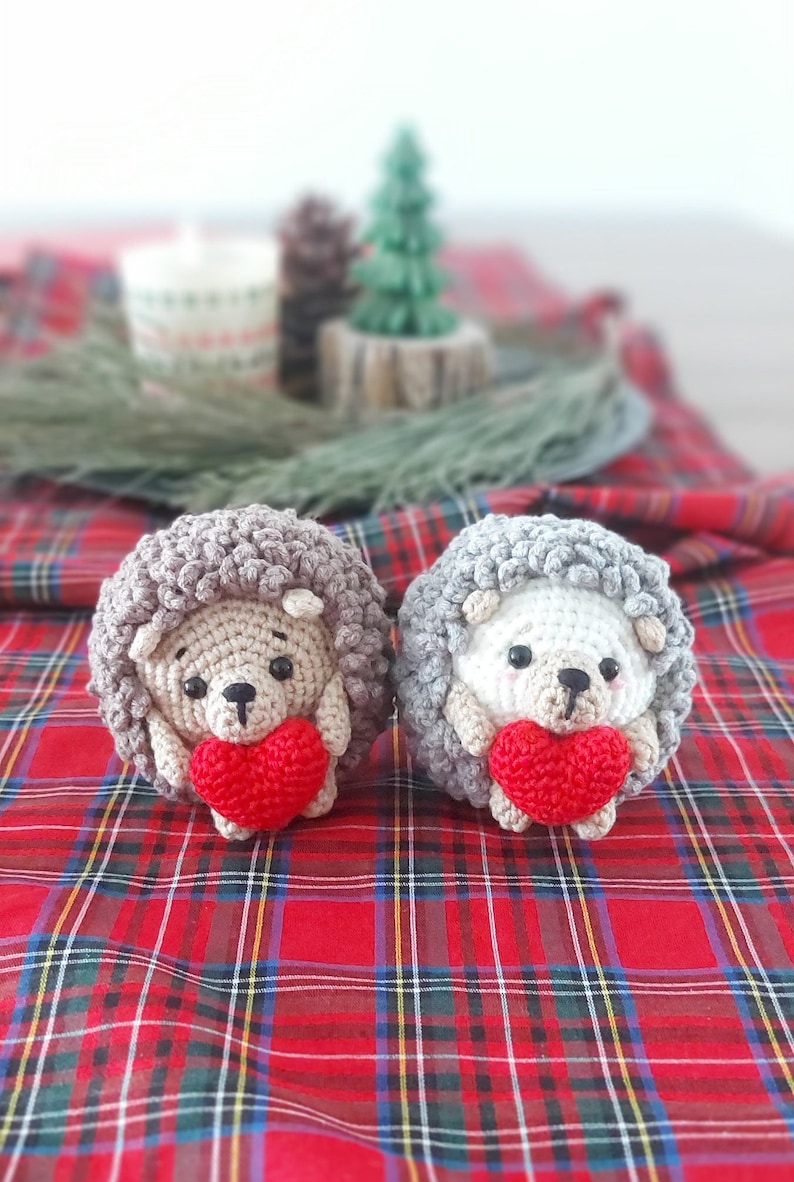 Crochet hedgehog with heart, Amigurumi cute valentine toy, Handmede doll, Animal toy, Valentine's day gift image 10