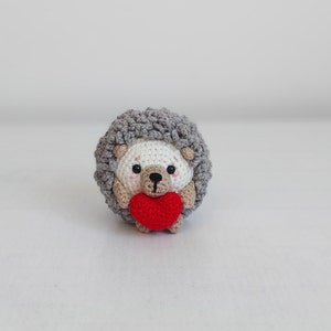 Crochet hedgehog with heart, Amigurumi cute valentine toy, Handmede doll, Animal toy, Valentine's day gift Gray