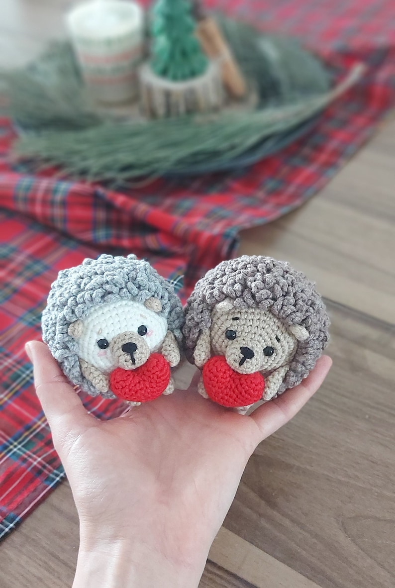 Crochet hedgehog with heart, Amigurumi cute valentine toy, Handmede doll, Animal toy, Valentine's day gift image 7