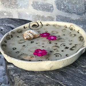 Bird bath decorative bowl made of frost-proof ceramic