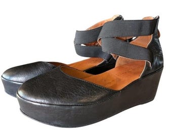 Gentle Souls Nyssa  Black Leather Wedge Sandals Elastic Ankle Strap Size 9M
