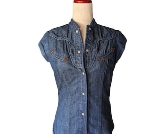 Top pour femmes True Religion en denim bleu à mancherons boutonnés devant, taille S