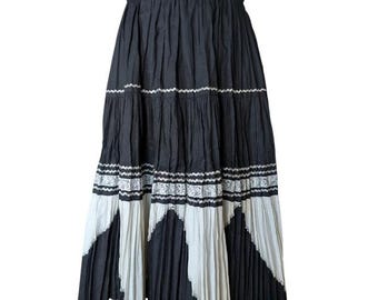 ¿Vintage? Falda plisada de patio estilo suroeste, negra/marfil/plateada, Rockabilly, talla mediana.