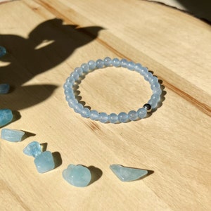 Aquamarine - Unisex natural stone bracelet - gemstones - approx 6 mm