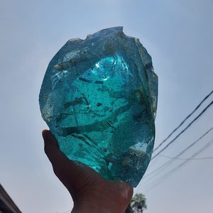 4,5 kg Andara Crystal Aqua Blue mit Luftblasen und weißer Faser innen aus roh
