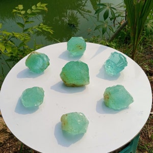7 Stück 1488 gr (126-300 gr) Andara Crystal Aqua Blue rauhe Kristalle mit Blasen und Fasern