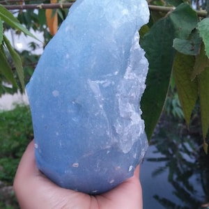 rough 925 gram andara crystal blue sky with rare bubbles inside