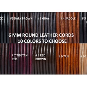 Op de afbeelding: Tien verschillende kleuren van 6 mm ronde lederen koorden. De kleuren zijn zwart, donkerbruin, grijs, zadel, distressed zwart, lichtbruin, Tibetaans rood, roodbruin, bruin en naturel.