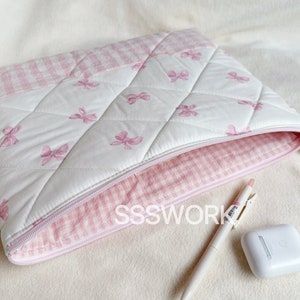 Pink bow handmade quilted Laptop Sleeve, Quilted iPad Pouch,Bow with pink gingham lining laptop bag/sleeve, Gift for her