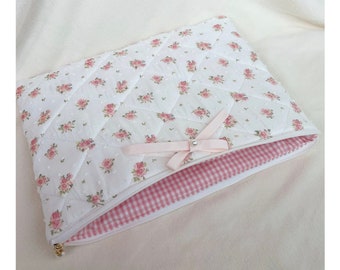 Handgemaakte gewatteerde laptophoes, gewatteerd iPad-zakje, roze bloemen met roze voering laptoptas/hoes, draagbare toetsenbordbescherming