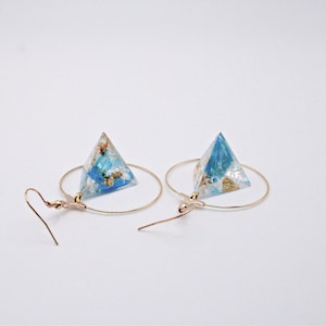 Gold D4 Earrings | Dice Earrings | Gold Dice | Dice Jewelry | Nerd Jewelry | D&D Dice | DND Dice | Blue Dice earrings | DND Earrings