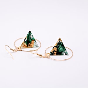 Green D4 Earrings | Dice Earrings | Gold Dice | Dice Jewelry | Resin Dice | D&D Dice | DND Dice | Feather Dice earrings | DND Earrings