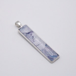 Pendentif violet - 2 | Trippy Glass Pendentif | Pendentif en verre violet | Pendentif à la lavande | Collier de bar | Pendentif rectangulaire en verre| Argent sterling