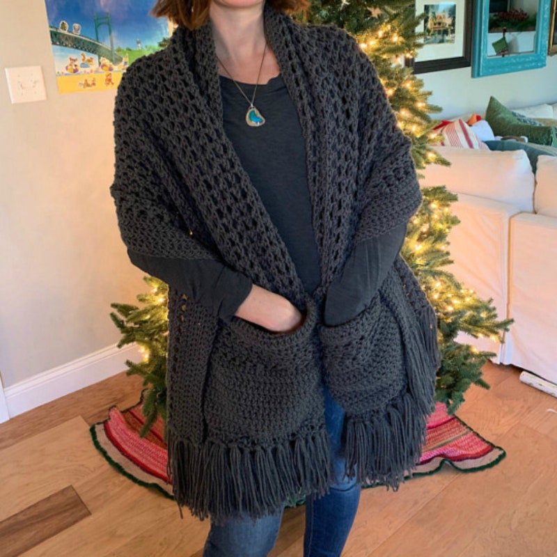 heated shawl with pockets