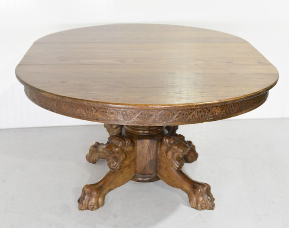 Victorian R. J. Horner and Co. Oak Pedestal Carved Lion Head