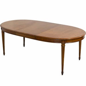 Mid century Transitional Fluted Leg Dining Table by Henredon