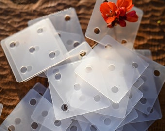 Weaving cards, weaving tablets