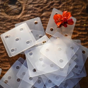 Weaving cards, weaving tablets