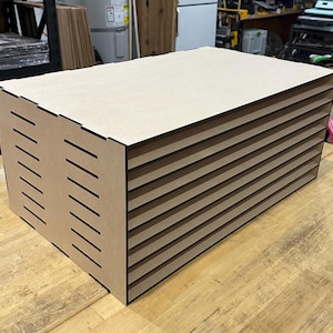 Organizador de estantes para almacenamiento de materiales de 30&quot; x 18&quot; x 13&quot; / 7 estantes (8 ranuras) / Capacidad para materiales de 29.5&quot; x 17.5&quot;