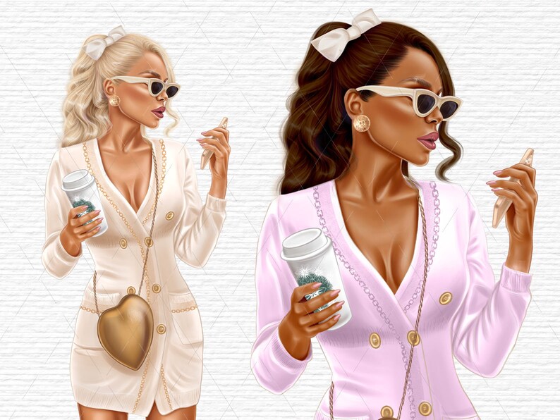 Pode incluir: Duas mulheres vestindo cardig&atilde;s brancos e rosa com correntes douradas e bolsas em forma de cora&ccedil;&atilde;o. Ambas as mulheres est&atilde;o segurando x&iacute;caras de caf&eacute; e olhando para longe da c&acirc;mera.