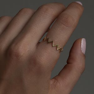 14K Gold Thin Zigzag Ring, Dainty Stacking Ring, Minimalist Geometric Band, Wavy Wave Ring, Mother's Day Gift, Gift for Mom