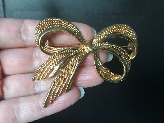 Napier gold tone brooch ribbons, Gold Ribbon Bow … - image 5